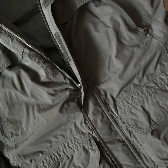 north face winter jacket - SEE DESCRIPTION - Picture 4 of 8